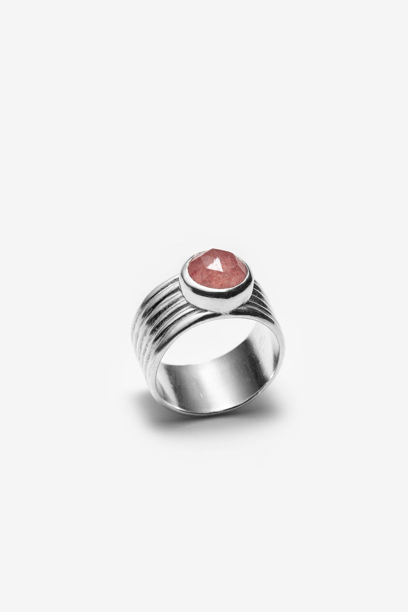 Chunky silver ring band with strawberry quartz stone - Canada
