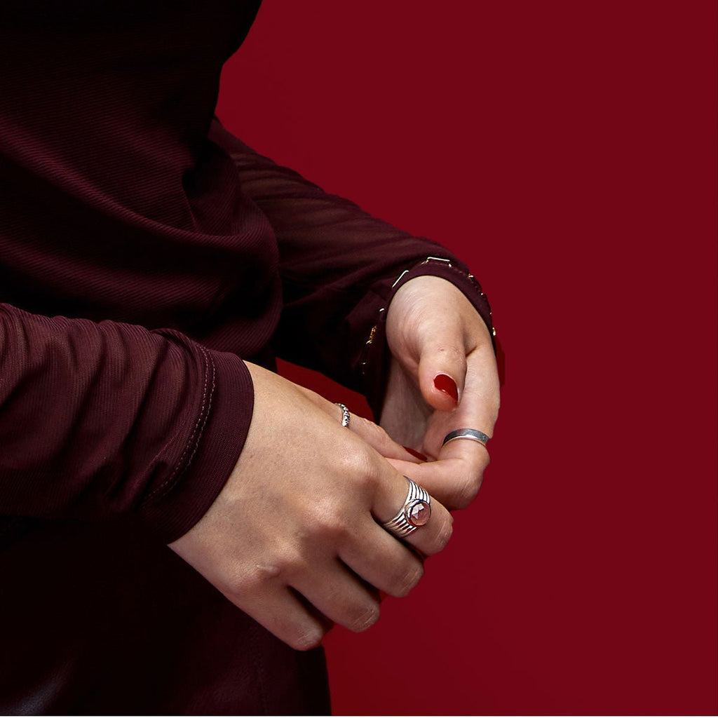 Unisex ring with strawberry quartz made in Montreal, Canada