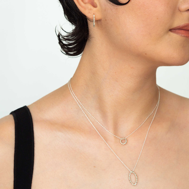 Connivence – Collier feuille