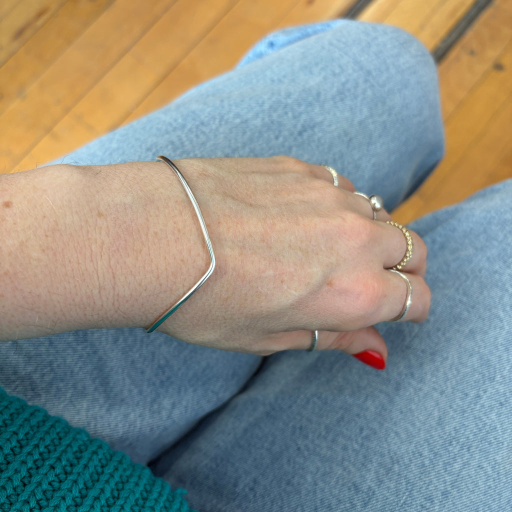 V shape silver bracelet