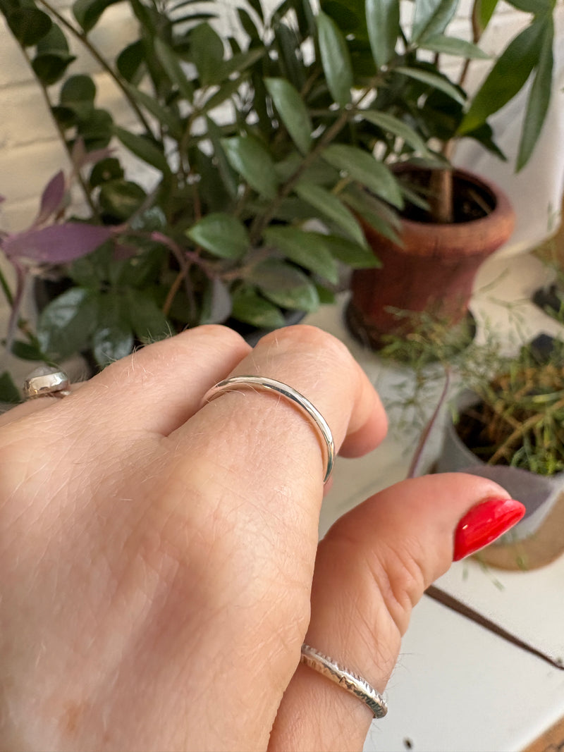 Simple Silver Round Ring