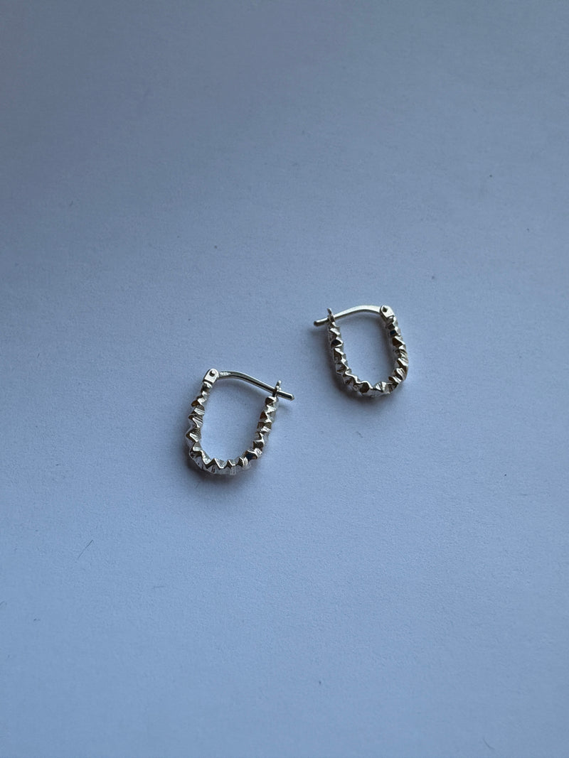 Small U shape textured hoop earrings