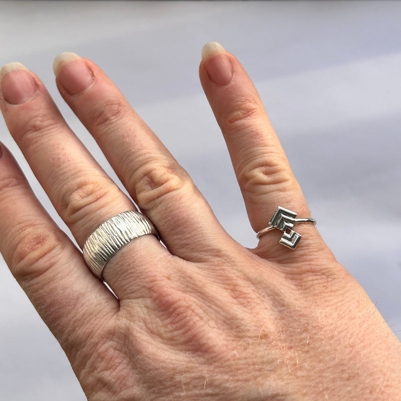 Chevrons ring in silver