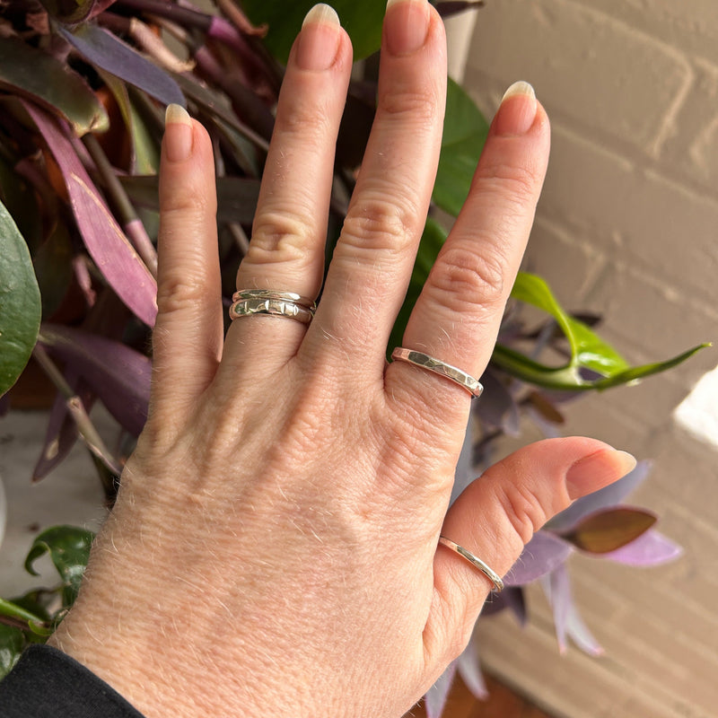 Bague martelée épaisse en argent sterling