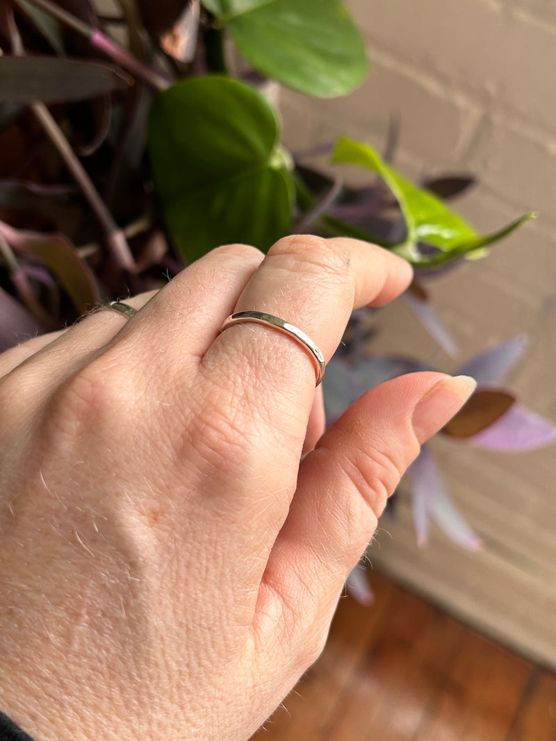 Bague martelée en argent sterling