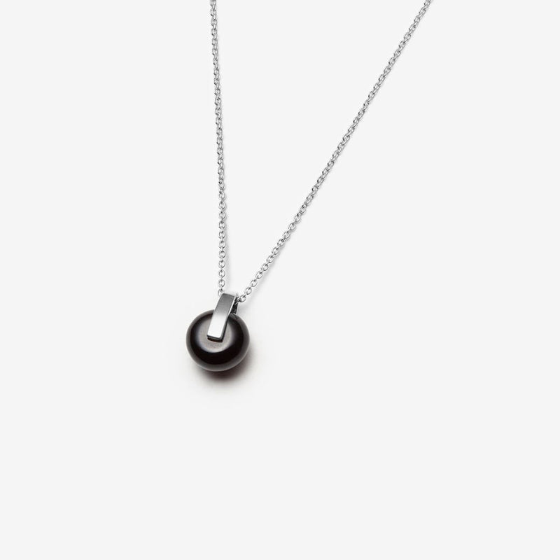 Minimalist necklace with black onyx - Montreal Canada