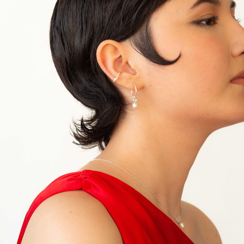 Silver pearl necklace