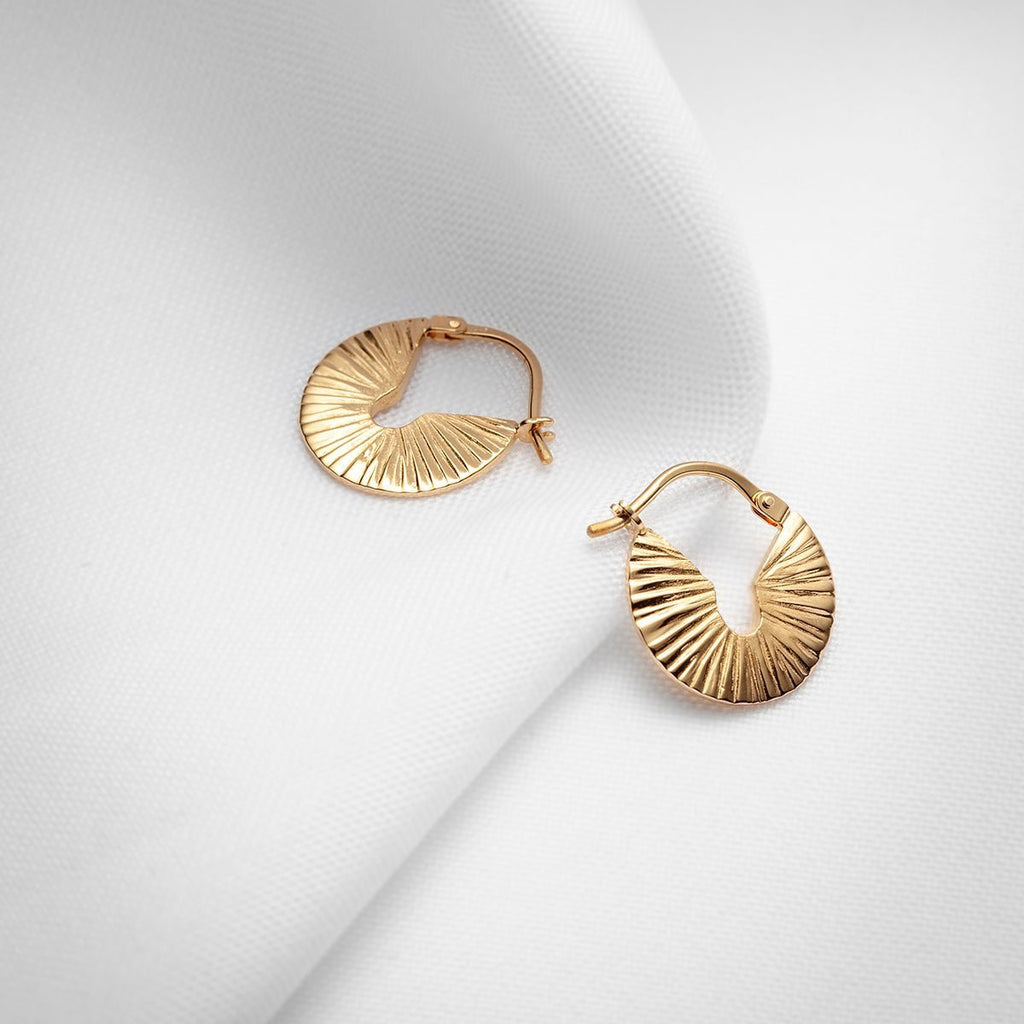 Dia, 14k solid gold small hoop earrings – Véronique Roy Jwls