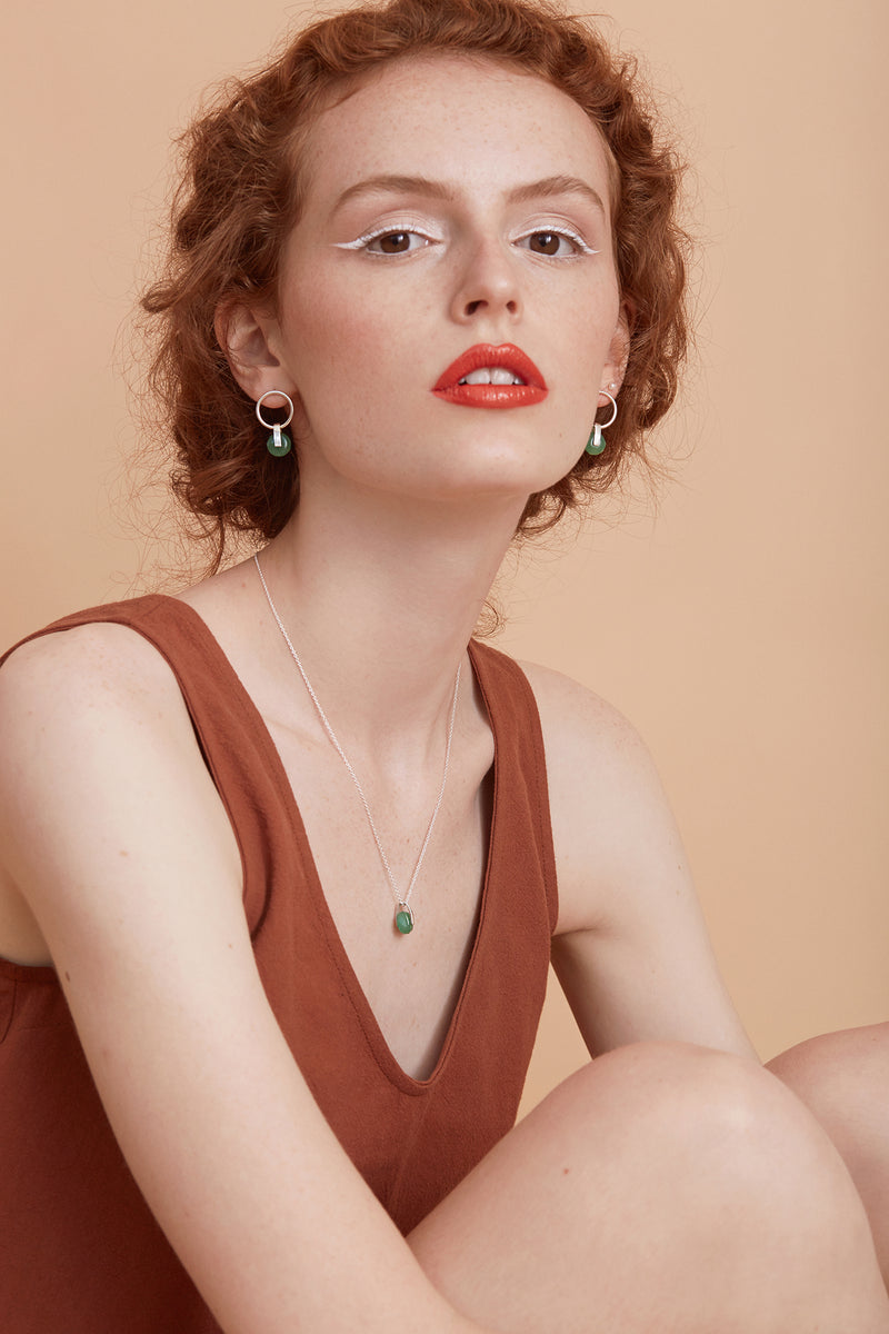 Green aventurine drop earrings and pendant necklace in silver
