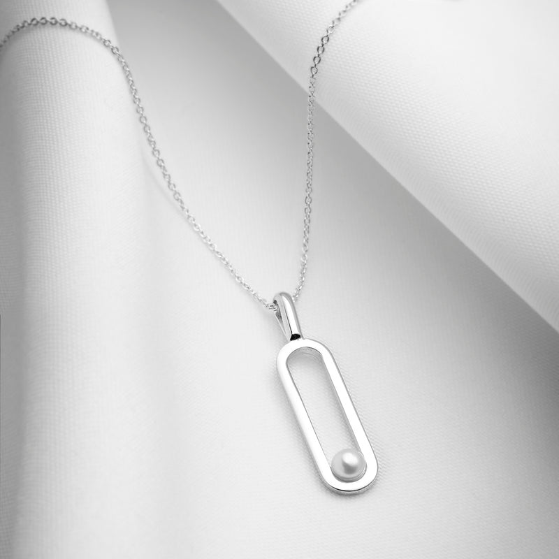 Calypso, collier mi-long avec pendentif ovale avec petite perle