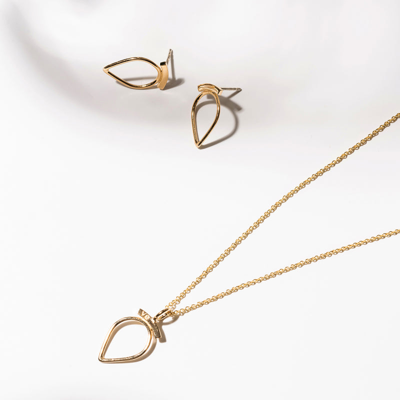 Minimalist Teardrop pendant and earrings set in gold plated silver