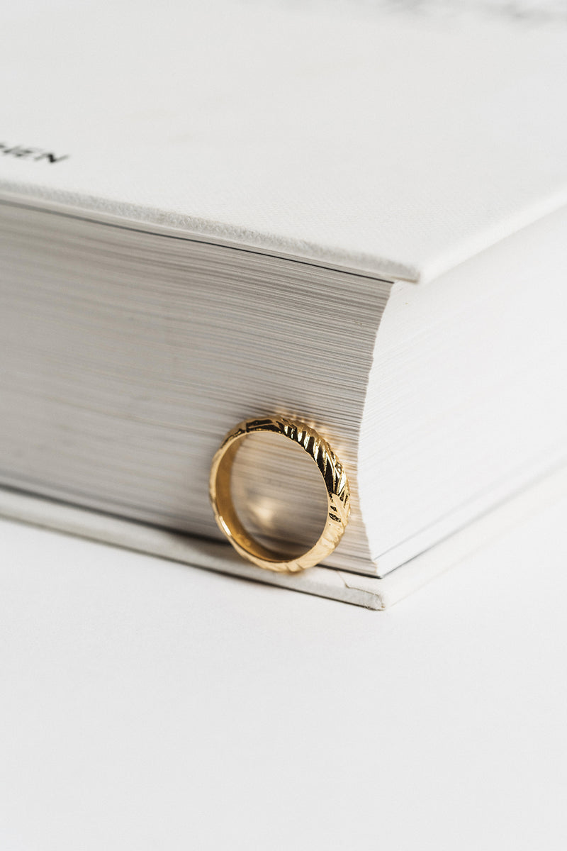 unisex gold ring