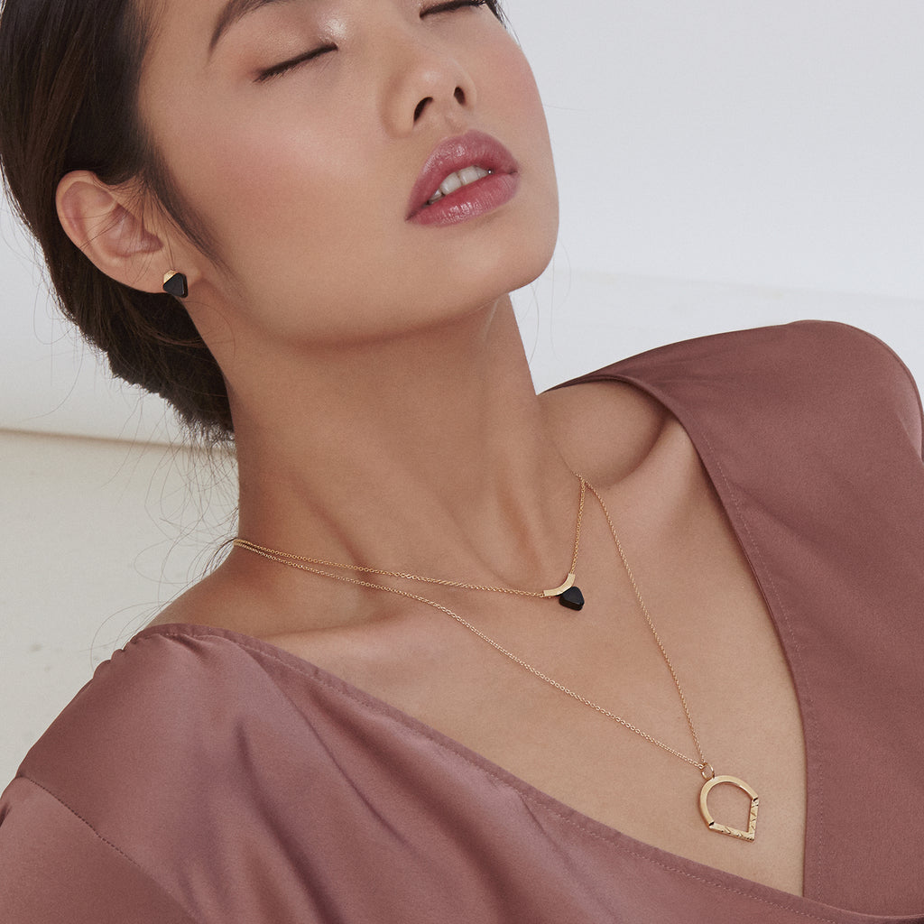 Gold vermeil semi geometric hammered pendant necklace