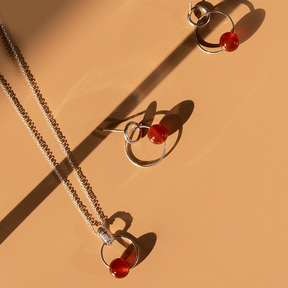 Red Carnelian jewelry set in sterling silver by Montreal designer and jeweller Véronique Roy Jwls