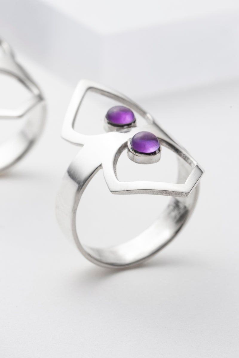 Sandra, wide silver ring with amethyst